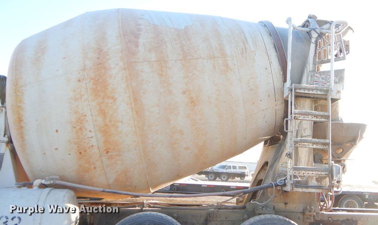 image for item GB9569 McNeilus ready mix bed