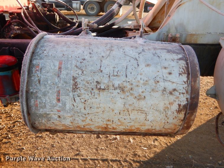 image for item GB9569 McNeilus ready mix bed