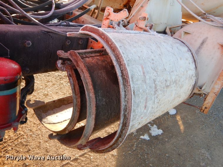 image for item GB9569 McNeilus ready mix bed