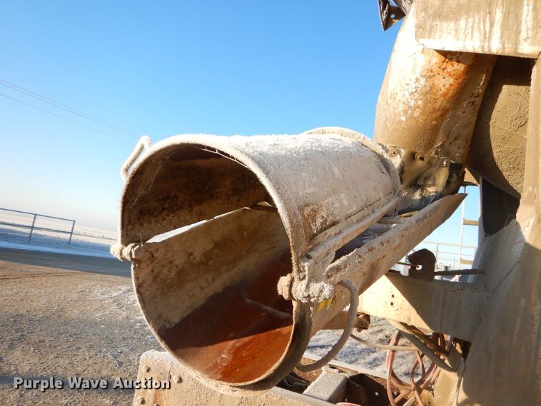 image for item GB9569 McNeilus ready mix bed