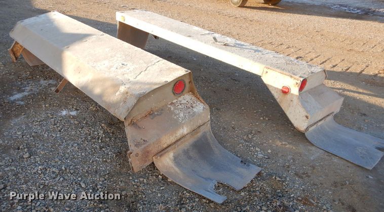 image for item GB9569 McNeilus ready mix bed