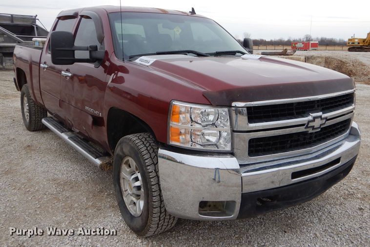 image for item GB9592 2008 Chevrolet Silverado 2500HD Crew Cab pickup truck