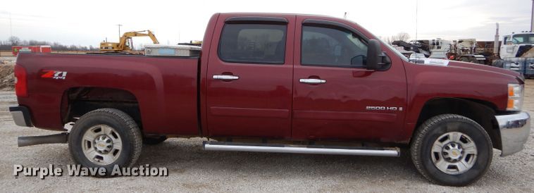 image for item GB9592 2008 Chevrolet Silverado 2500HD Crew Cab pickup truck