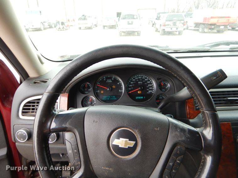 image for item GB9592 2008 Chevrolet Silverado 2500HD Crew Cab pickup truck