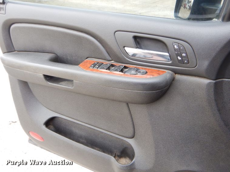 image for item GB9592 2008 Chevrolet Silverado 2500HD Crew Cab pickup truck