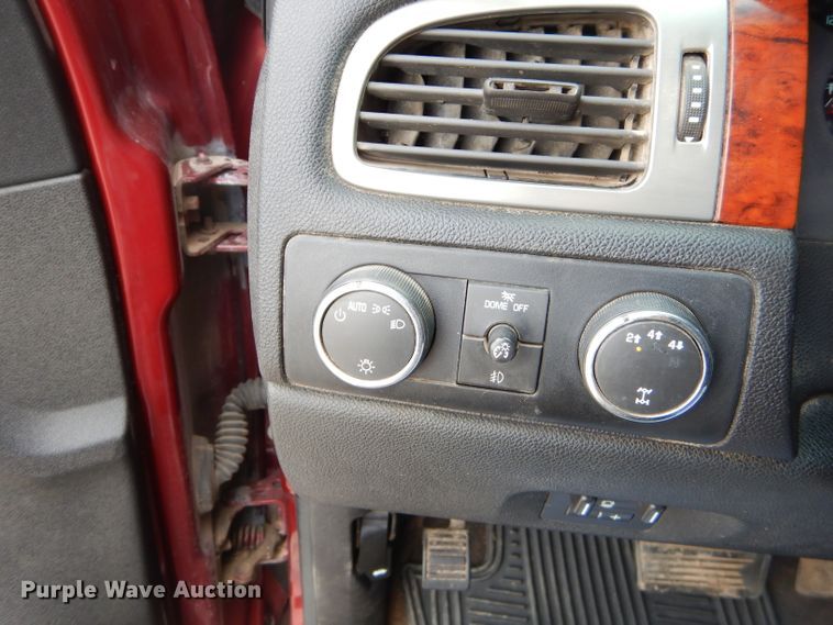 image for item GB9592 2008 Chevrolet Silverado 2500HD Crew Cab pickup truck