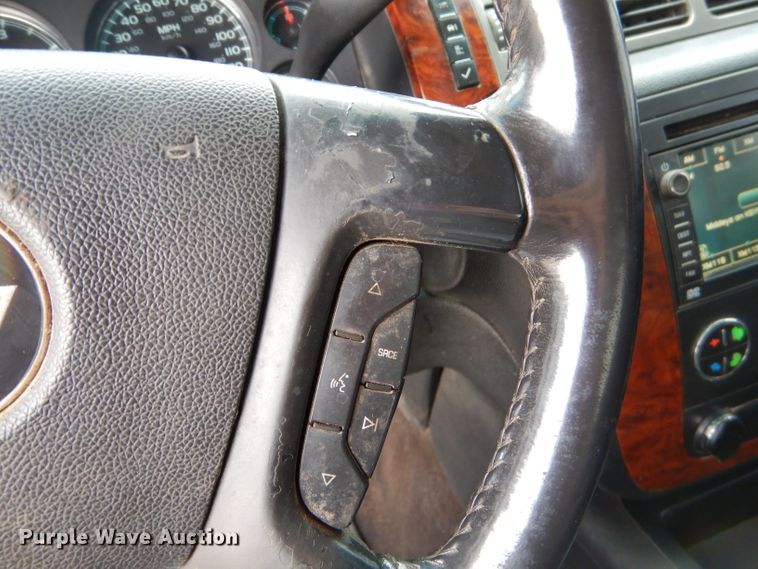 image for item GB9592 2008 Chevrolet Silverado 2500HD Crew Cab pickup truck