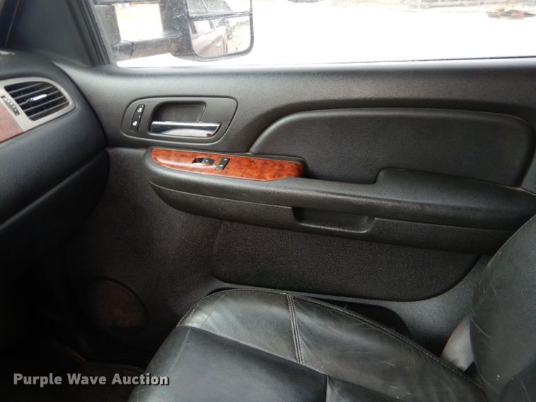 image for item GB9592 2008 Chevrolet Silverado 2500HD Crew Cab pickup truck