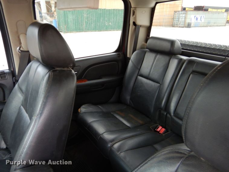 image for item GB9592 2008 Chevrolet Silverado 2500HD Crew Cab pickup truck