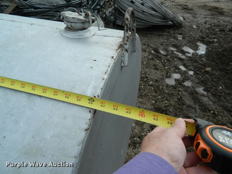 image for item GE9864 (2) fuel tanks