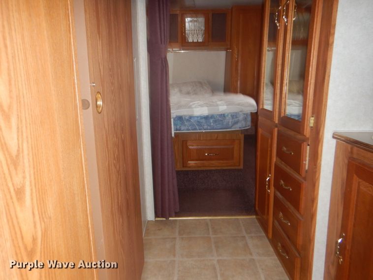 image for item GF9008 2003 Forest River Salem camper