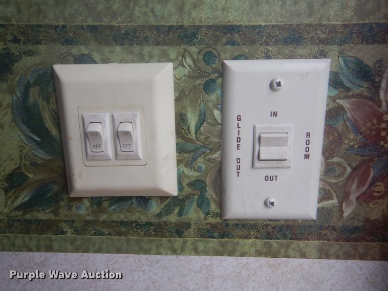 image for item GF9008 2003 Forest River Salem camper