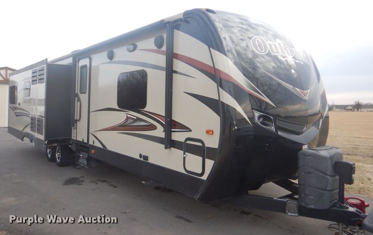 image for item GF9009 2016 Outback Keystone Super Lite camper