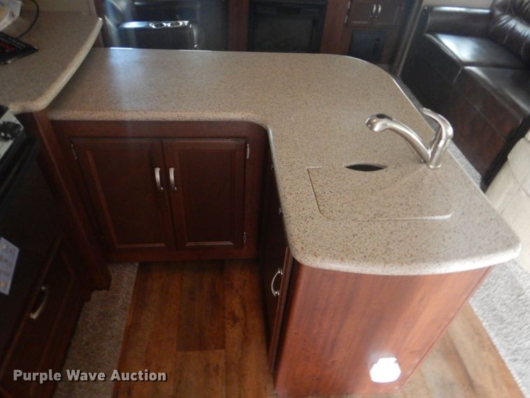 image for item GF9009 2016 Outback Keystone Super Lite camper