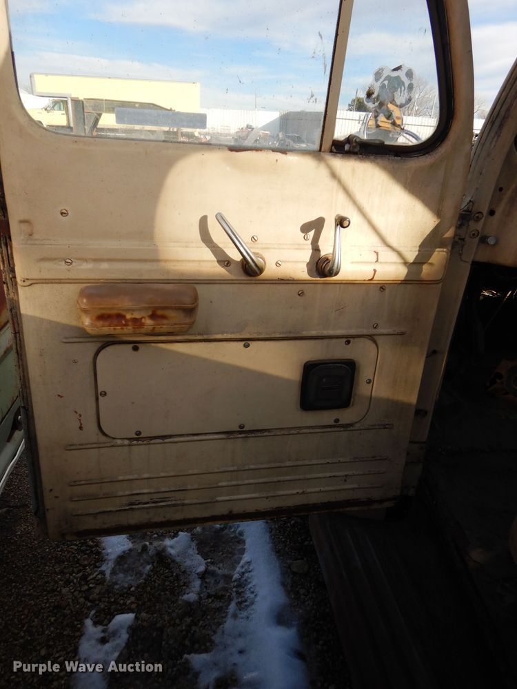 image for item GF9982 1948 Ford F1 pickup truck