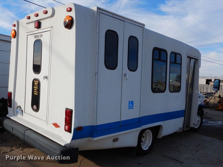 image for item GF9983 2004 Ford E350 Super Duty shuttle bus