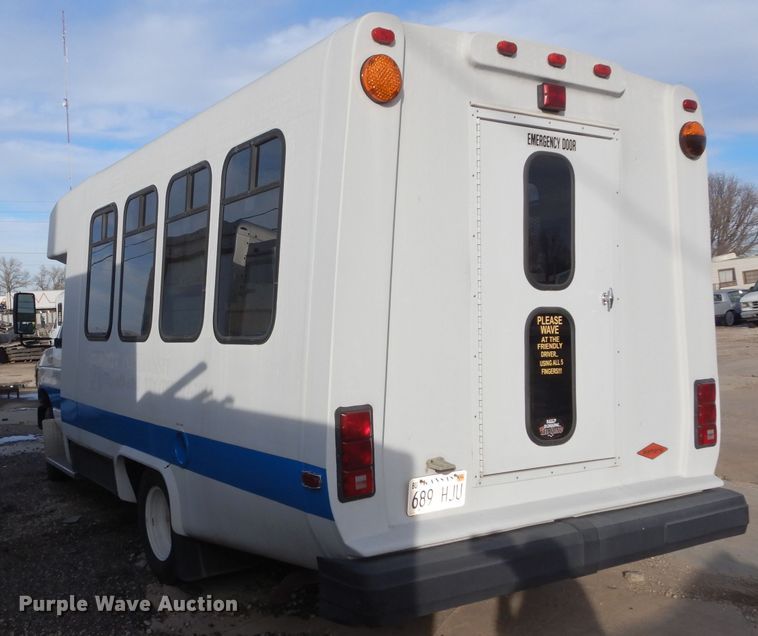 image for item GF9983 2004 Ford E350 Super Duty shuttle bus
