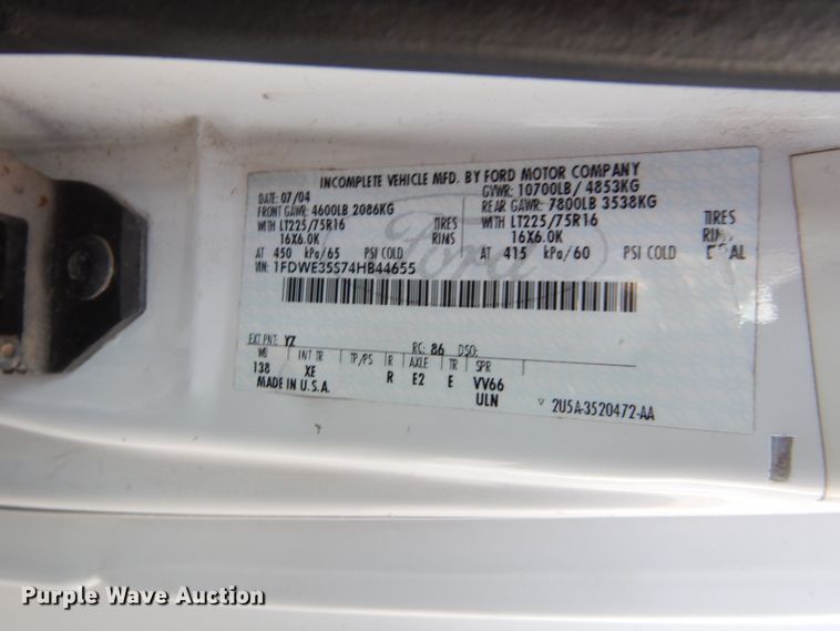 image for item GF9983 2004 Ford E350 Super Duty shuttle bus