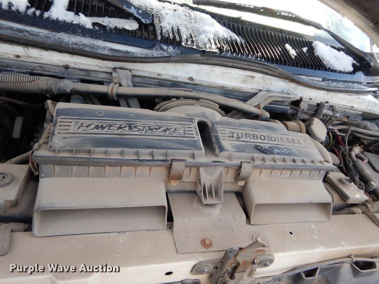 image for item GF9984 1996 Ford Econoline E350 shuttle bus