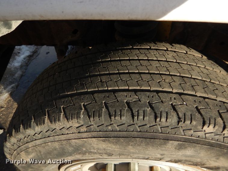 image for item GF9984 1996 Ford Econoline E350 shuttle bus