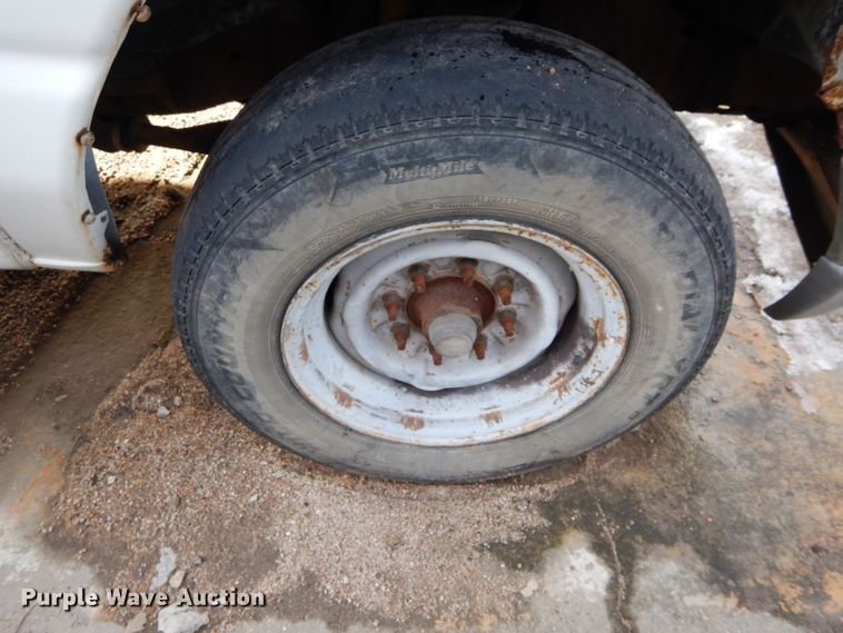 image for item GF9984 1996 Ford Econoline E350 shuttle bus