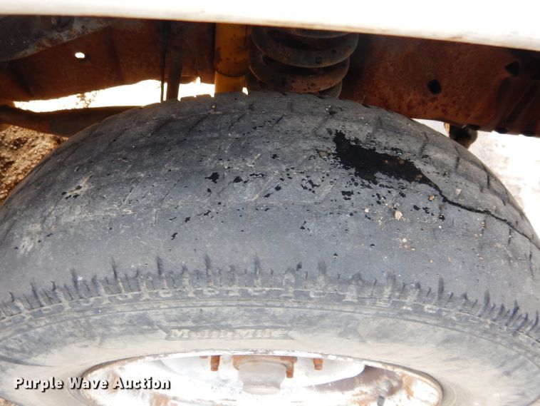 image for item GF9984 1996 Ford Econoline E350 shuttle bus