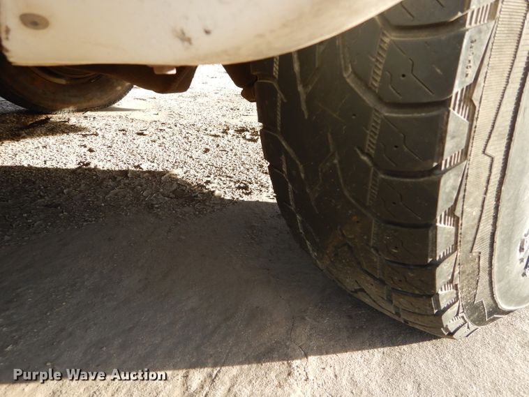 image for item GF9984 1996 Ford Econoline E350 shuttle bus