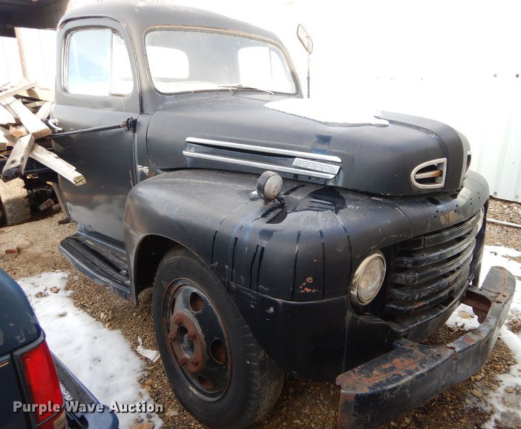 image for item GF9986 1950 Ford F6 dump flatbed truck