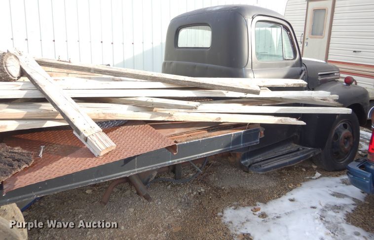 image for item GF9986 1950 Ford F6 dump flatbed truck