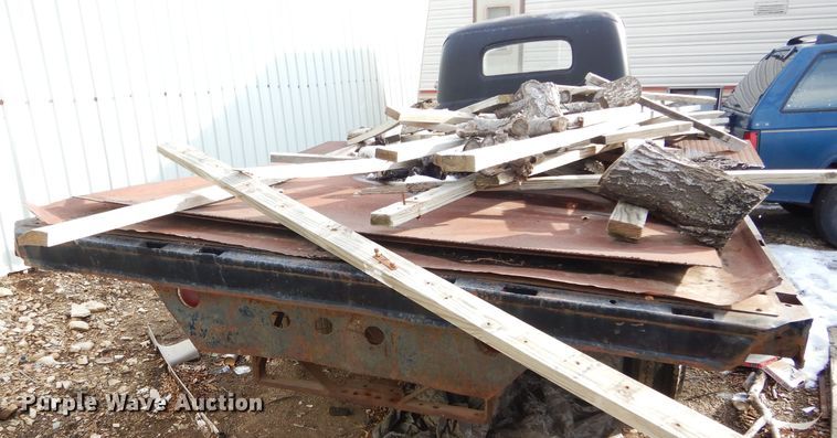 image for item GF9986 1950 Ford F6 dump flatbed truck