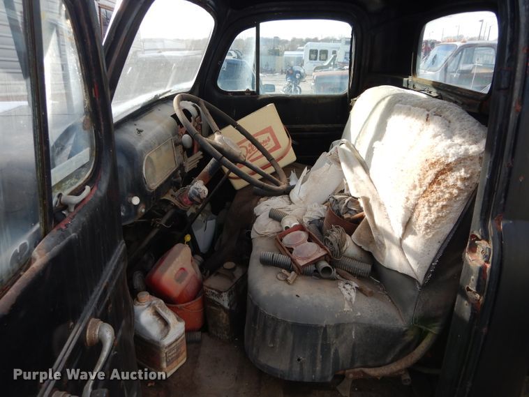 image for item GF9986 1950 Ford F6 dump flatbed truck