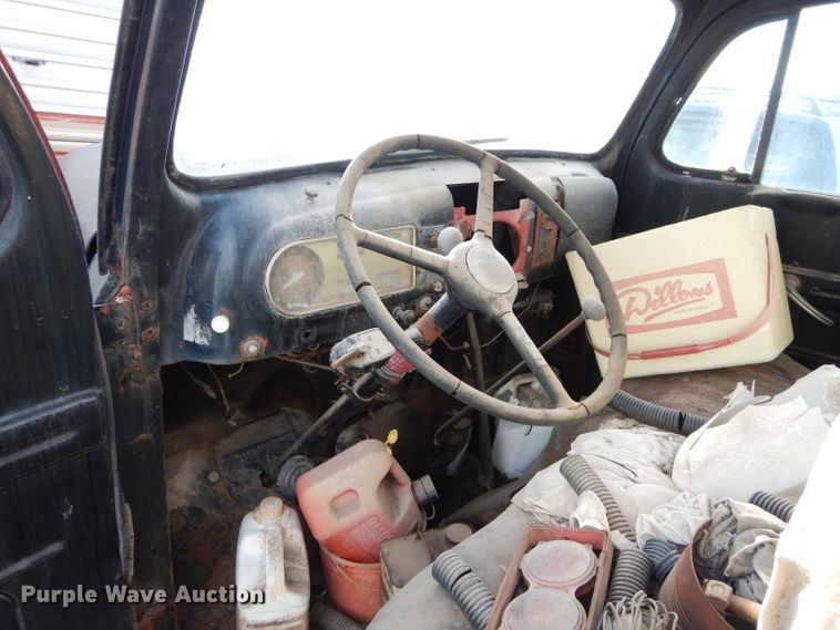 image for item GF9986 1950 Ford F6 dump flatbed truck