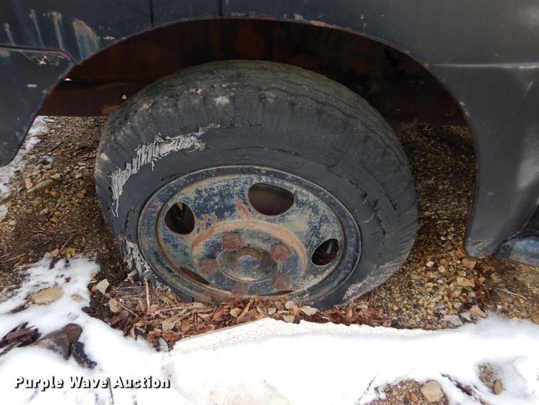 image for item GF9986 1950 Ford F6 dump flatbed truck