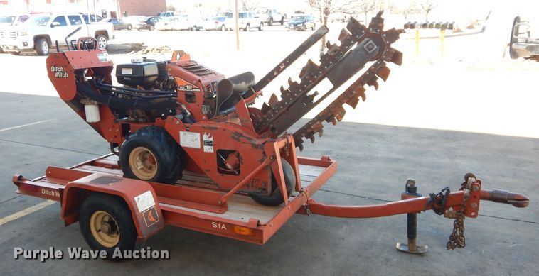 image for item GF9989 2013 Ditch Witch RT12 trencher