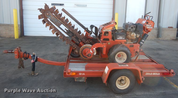 image for item GF9989 2013 Ditch Witch RT12 trencher