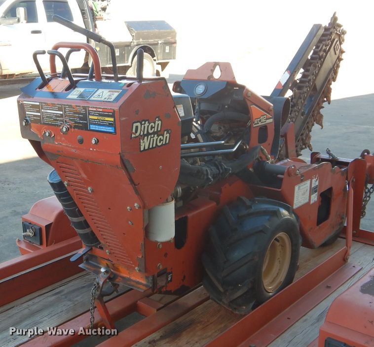 image for item GF9989 2013 Ditch Witch RT12 trencher