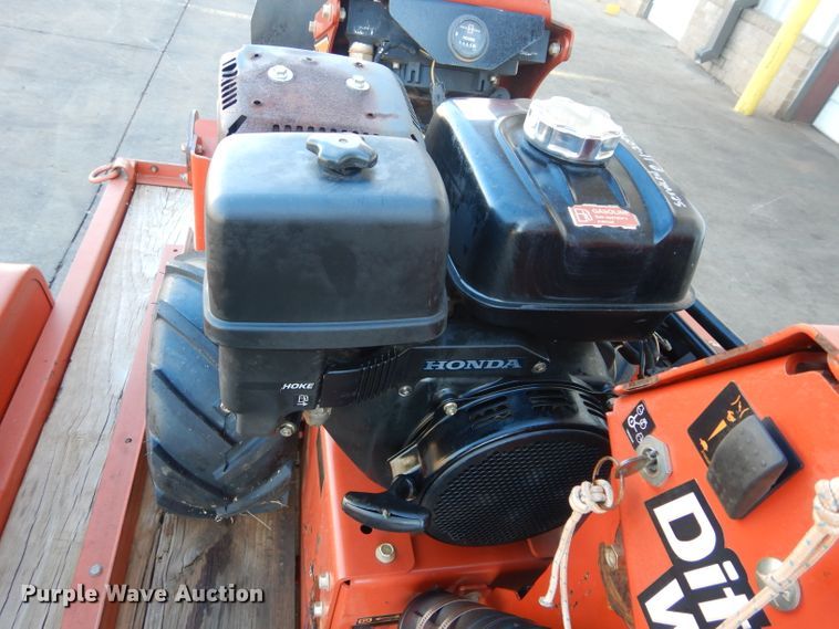 image for item GF9989 2013 Ditch Witch RT12 trencher