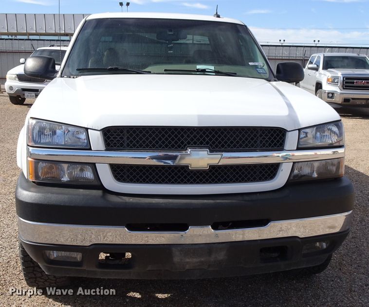 image for item GI9779 2003 Chevrolet Silverado 2500HD Crew Cab pickup truck