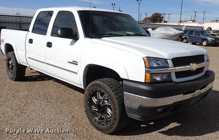 image for item GI9779 2003 Chevrolet Silverado 2500HD Crew Cab pickup truck