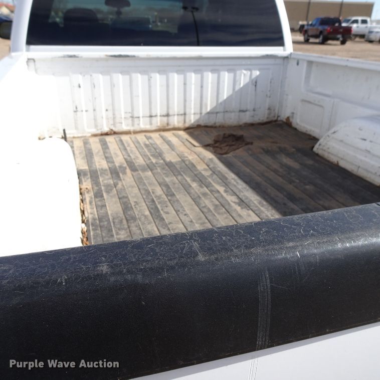 image for item GI9779 2003 Chevrolet Silverado 2500HD Crew Cab pickup truck