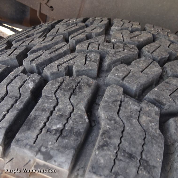 image for item GI9779 2003 Chevrolet Silverado 2500HD Crew Cab pickup truck