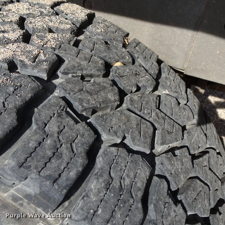 image for item GI9779 2003 Chevrolet Silverado 2500HD Crew Cab pickup truck