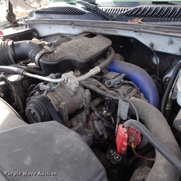 image for item GI9779 2003 Chevrolet Silverado 2500HD Crew Cab pickup truck