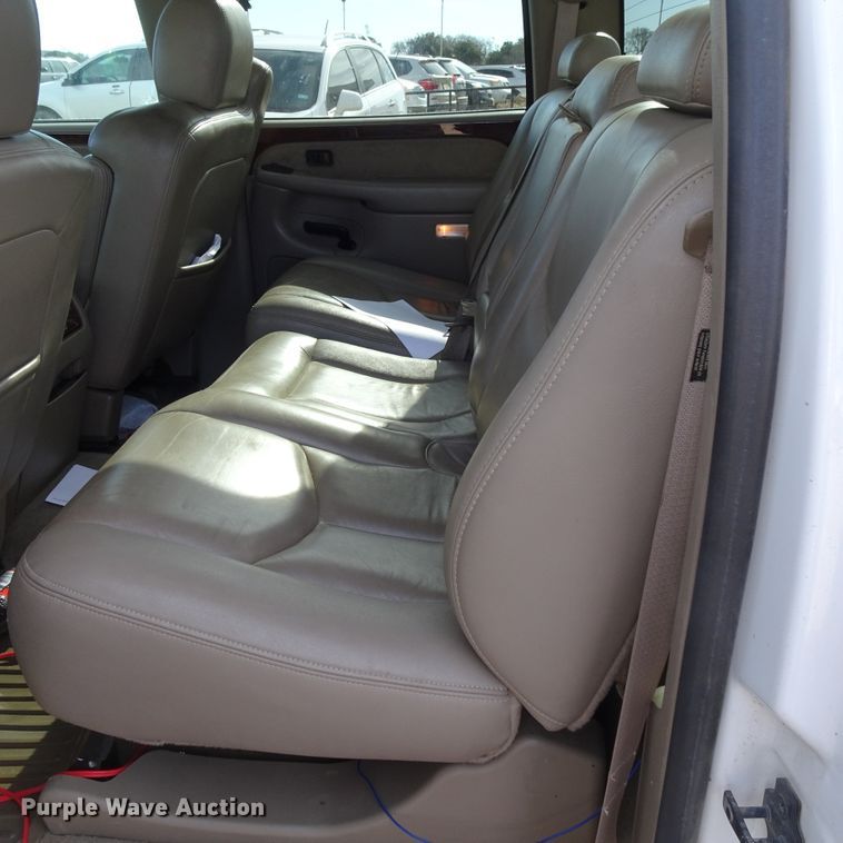 image for item GI9779 2003 Chevrolet Silverado 2500HD Crew Cab pickup truck