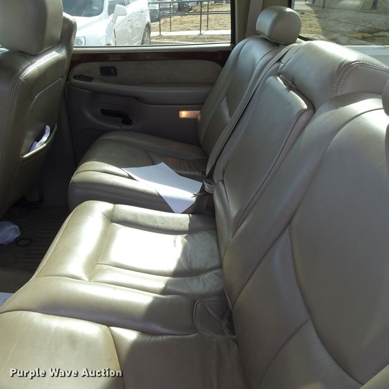 image for item GI9779 2003 Chevrolet Silverado 2500HD Crew Cab pickup truck