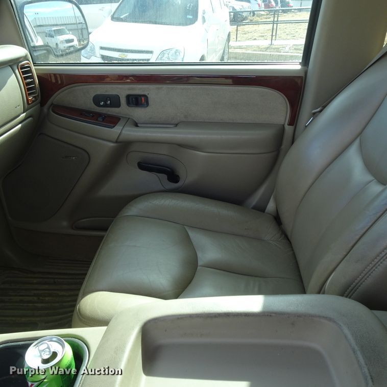 image for item GI9779 2003 Chevrolet Silverado 2500HD Crew Cab pickup truck