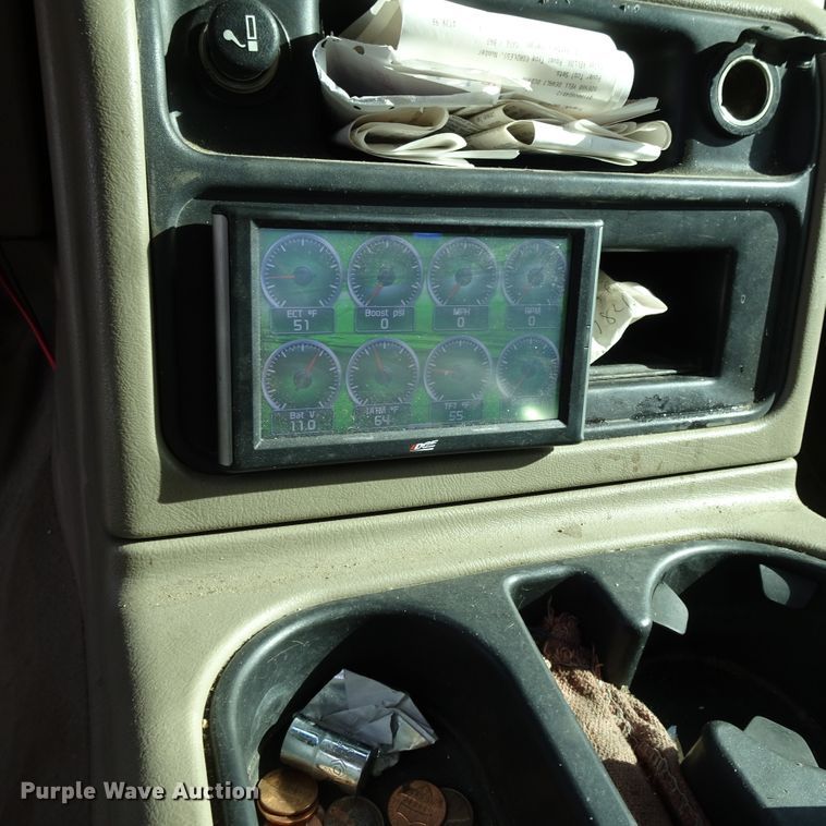 image for item GI9779 2003 Chevrolet Silverado 2500HD Crew Cab pickup truck