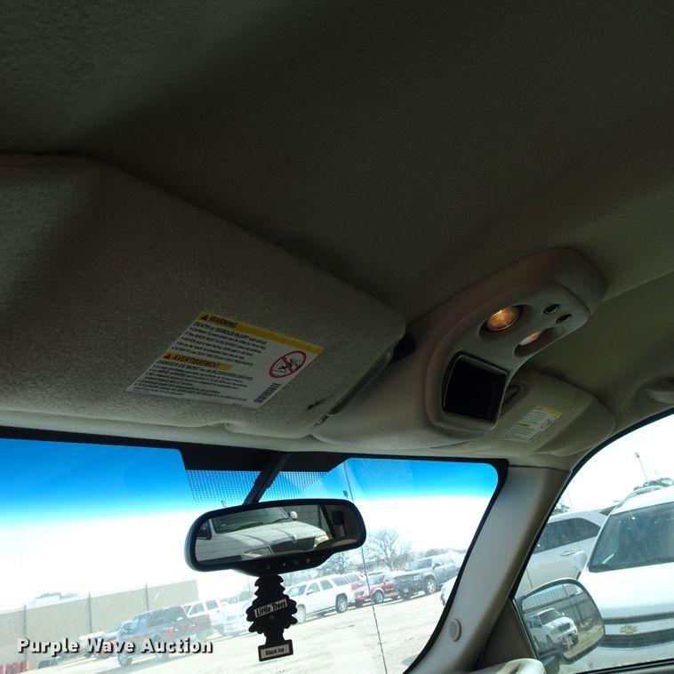 image for item GI9779 2003 Chevrolet Silverado 2500HD Crew Cab pickup truck