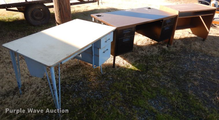image for item GJ9139 (3) desks