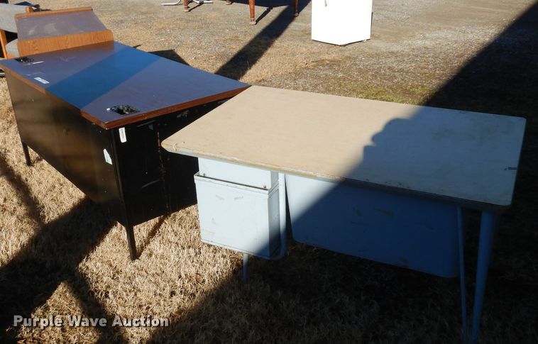 image for item GJ9139 (3) desks